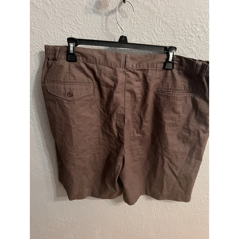 Vintage Points West Brown Pleated Shorts Size 42  Inseam 9 Inches